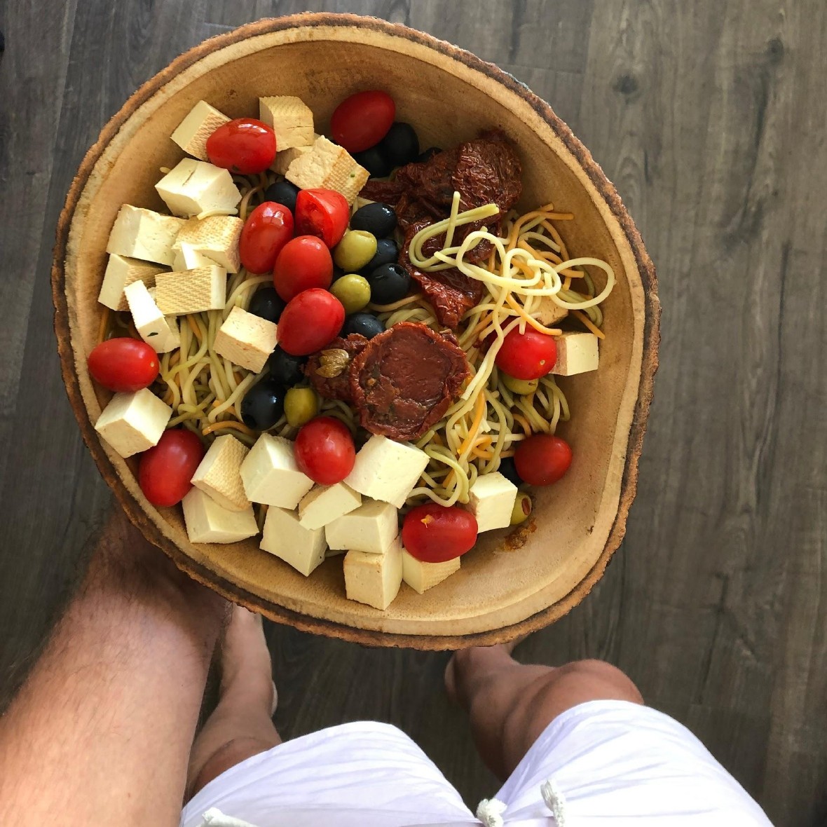 Makaron bezjajeczny z warzywami i tofu